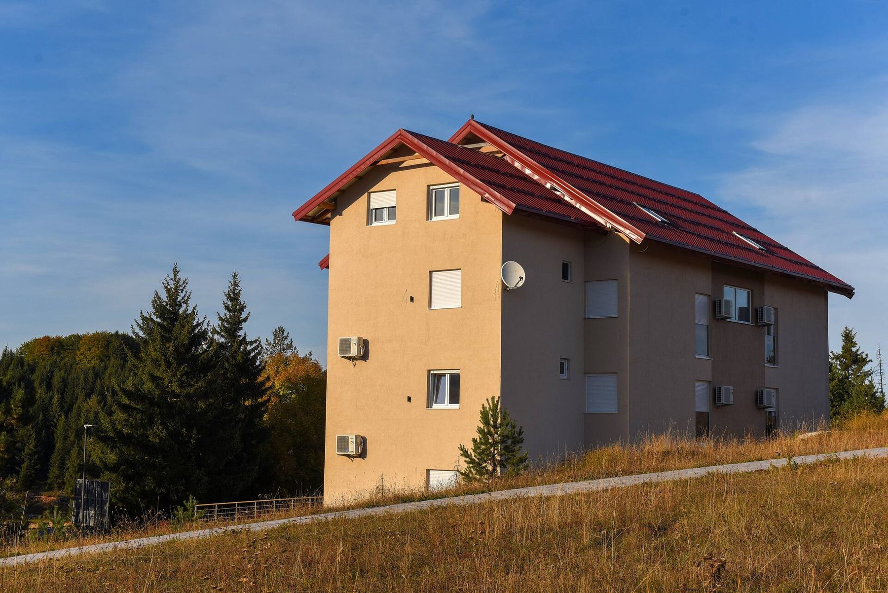 Hills Apartmani City Center — zgrada